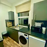 Stylish One Bed Studio Flat Edgware Road In Central London